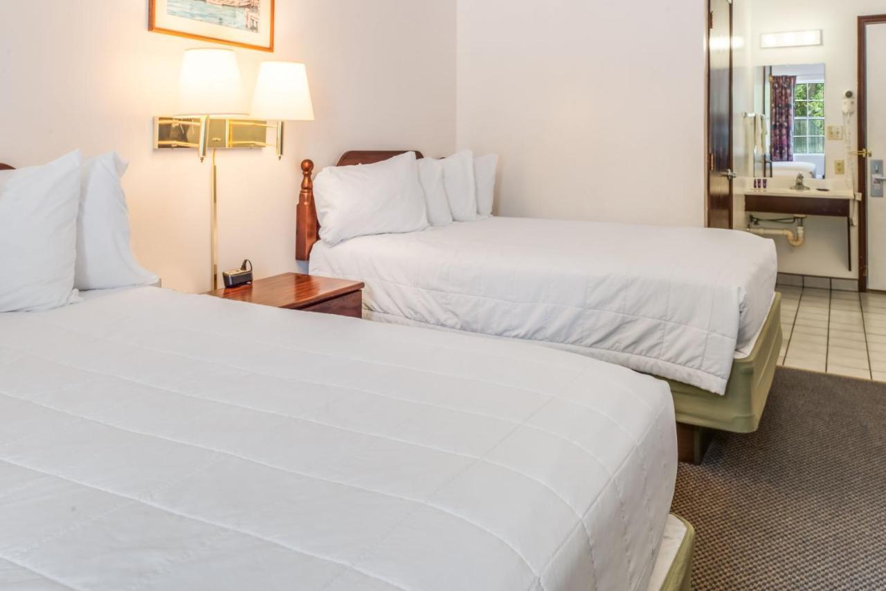 Knights Inn Sandusky Esterno foto